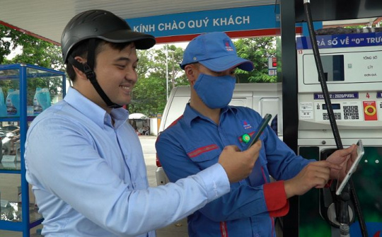 Mua xăng, nhận tiền khi thanh toán qua VNPT Money