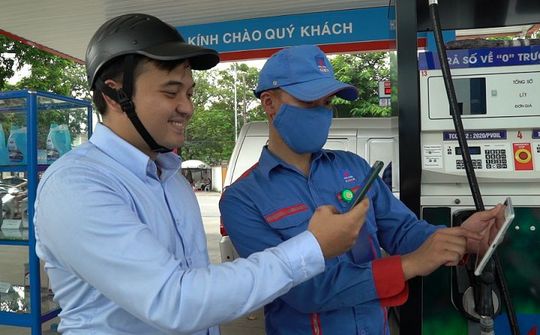 Mua xăng, nhận tiền khi thanh toán qua VNPT Money