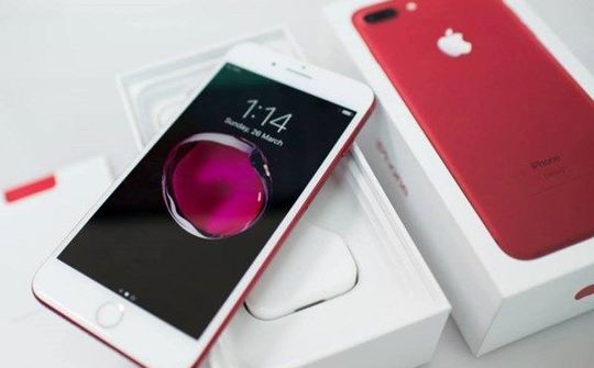 Hệ thống FPT Shop chính thức được bán bộ đôi iPhone 7 phiên bản màu đỏ