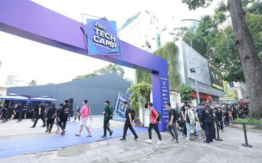 Intel tổ chức triển lãm IT và gaming INTEL TECH CAMP