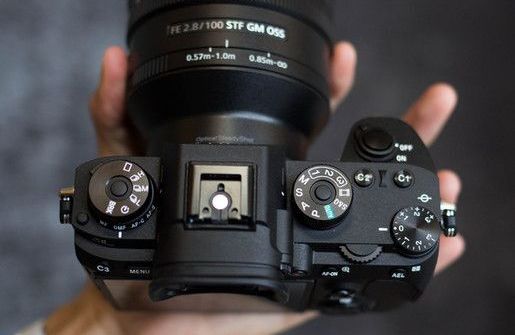 Mirrorless cao cấp Sony Alpha A9 về Việt Nam trong tháng 6/2017