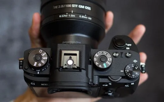 Mirrorless cao cấp Sony Alpha A9 về Việt Nam trong tháng 6/2017