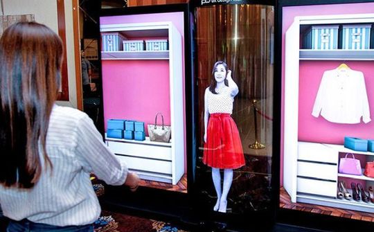 LG Display giới thiệu màn hình OLED 77 inch trong suốt siêu dẻo