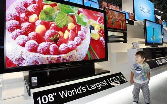 Sharp nâng tầm chất lượng TV cỡ lớn nhờ tập trung vào dây chuyền OLED mới