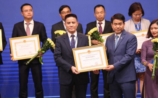 Huawei Việt Nam được UBND Thành phố Hà Nội trao tặng bằng khen