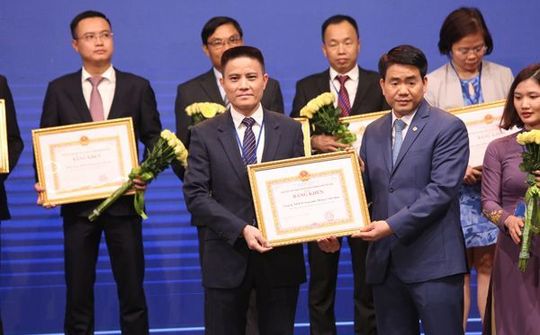 Huawei Việt Nam được UBND Thành phố Hà Nội trao tặng bằng khen