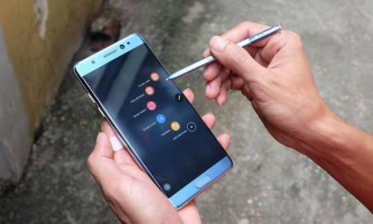 Samsung bán hết 400.000 chiếc Galaxy Note FE trong chớp mắt