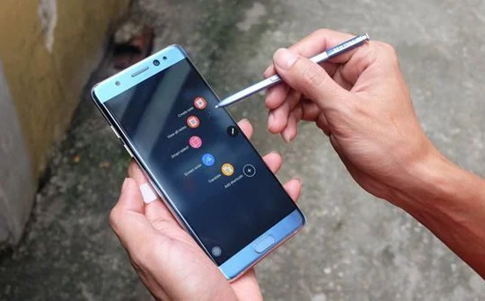 Samsung bán hết 400.000 chiếc Galaxy Note FE trong chớp mắt