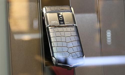 Smartphone hạng sang không còn được chuộng