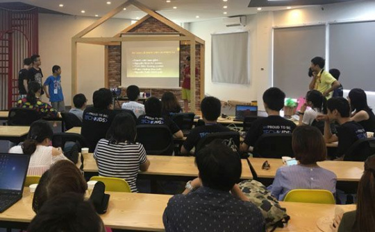 Code for Vietnam 2017: Đừng chỉ chơi game, hãy tạo ra chúng!