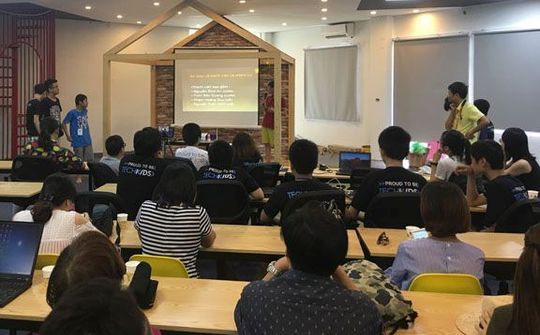 Code for Vietnam 2017: Đừng chỉ chơi game, hãy tạo ra chúng!