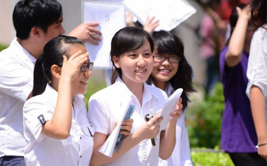 Cho con sử dụng thiết bị công nghệ, nên hay không?