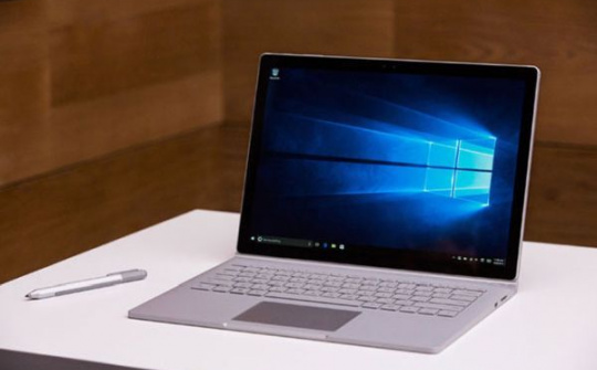Giá bán Surface Book tân trang chỉ còn từ 883 USD