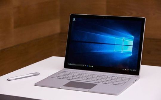 Giá bán Surface Book tân trang chỉ còn từ 883 USD
