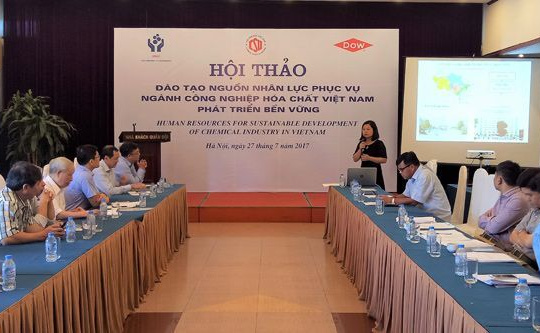 Xây chuẩn đào tạo, thúc đẩy nguồn nhân lực cho ngành hóa chất