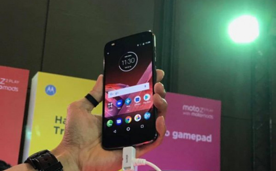 Moto Z2 Play chính thức lên kệ tại thị trường châu Á
