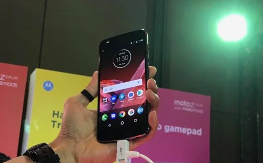 Moto Z2 Play chính thức lên kệ tại thị trường châu Á