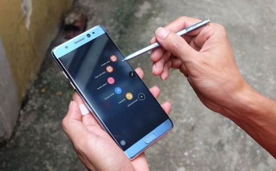Cận cảnh Galaxy Note FE đầu tiên tại Việt Nam, giá 15 triệu đồng