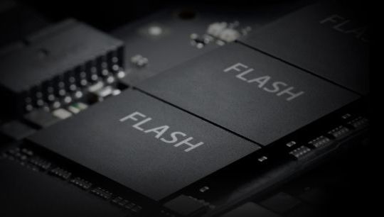 Việc sản xuất iPhone 8 bị chậm lại do thiếu nguồn cung NAND Flash