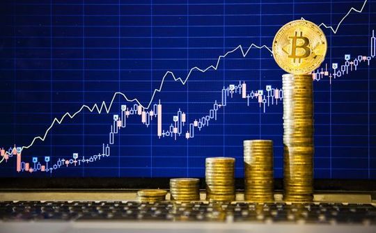 Nên mua vào hay tránh xa Bitcoin?