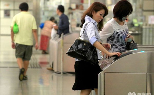 Singapore phát triển hệ thống giao thông công cộng không tiền mặt