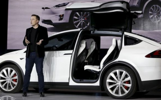 Tesla trở thành hãng xe có giá trị nhất nước Mỹ nhờ đâu?