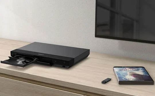Đầu phát UBP-X700 4K Blu-ray cung cấp khả năng hỗ trợ Dolby Vision