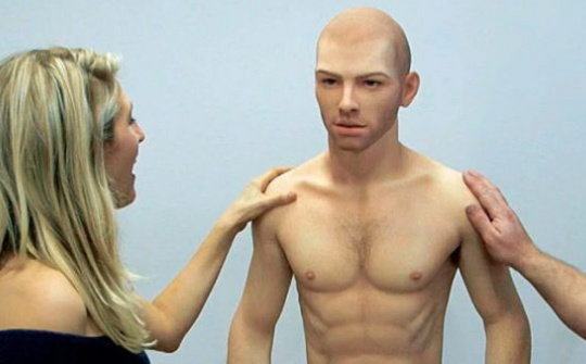 Robot tình dục nam, tích hợp AI sẽ ra mắt cuối 2018