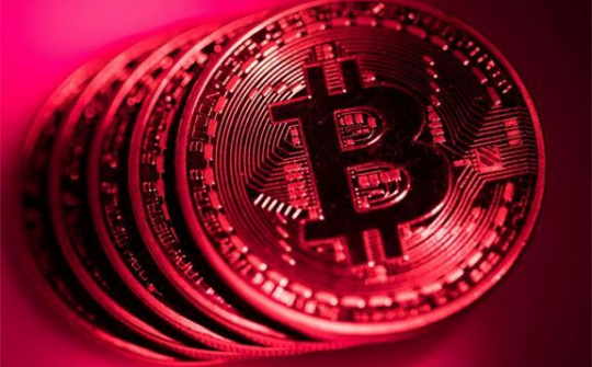 Giá Bitcoin giảm mạnh, nhiều người bán tháo