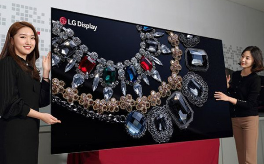 LG trình diễn màn hình OLED 88 inch 8K đầu tiên trên thế giới