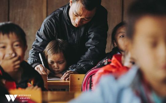 Điệu dân vũ "kết nối trái tim" của những thày giáo trẻ