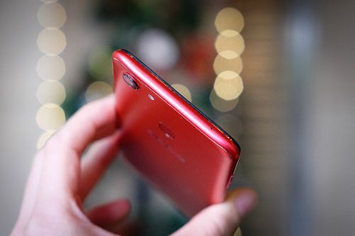 Oppo F5 RAM 4GB có thêm bản màu đỏ, 6,99 triệu đồng