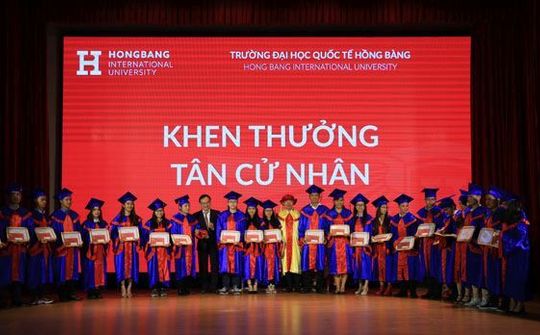 Trường Đại học Quốc tế Hồng Bàng tổ chức lễ trao bằng tốt nghiệp cho 1543 tân khoa