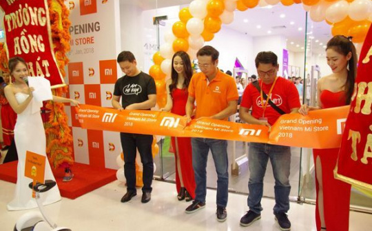 Cửa hàng Mi Store ủy quyền đầu tiên tại Việt Nam ra mắt