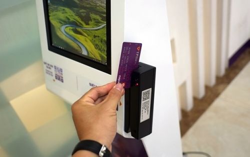 TPBank phát hành thành công thẻ chip ATM và thẻ contactless