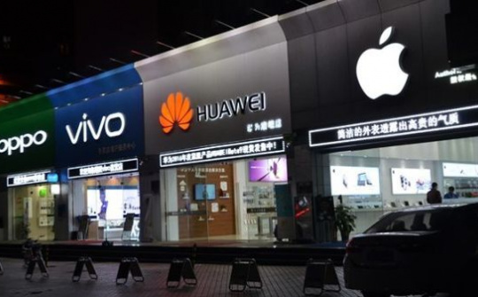 Thị trường smartphone Trung Quốc suy giảm kỷ lục