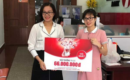 Maritime Bank trao giải tháng cùng hàng nghìn quà tặng cho khách hàng