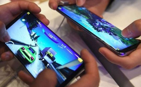 Samsung không muốn các đối thủ bỏ xa trên thị trường smartphone chơi game