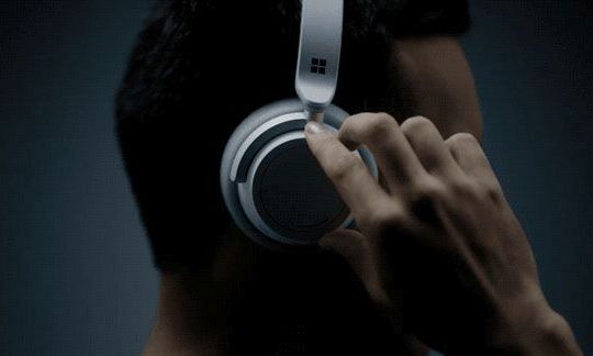 Microsoft ra mắt tai nghe không dây Surface Headphones, giá 8,1 triệu đồng