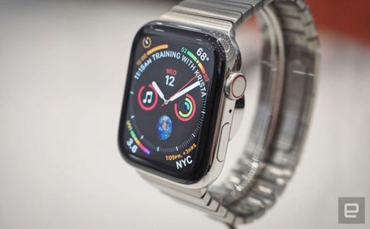 Apple Watch Series 4 dính lỗi khởi động lại không ngừng