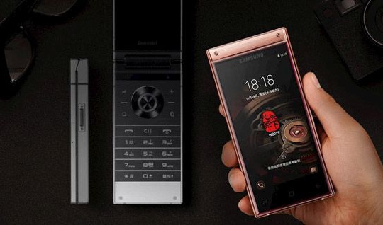 Samsung W2019 trình làng, giá 63,6 triệu đồng