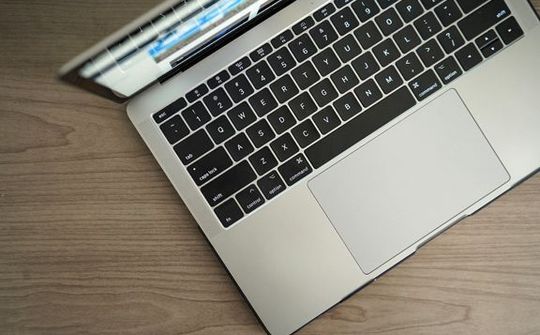 Ổ SSD trong Macbook Pro 13 inch dính lỗi gây mất dữ liệu