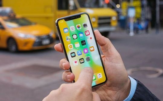 Apple thay thế miễn phí màn hình cho iPhone X lỗi cảm ứng