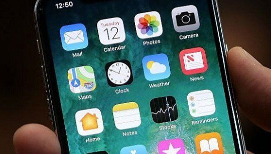 Apple cắt giảm 30% đơn hàng cho nhà sản xuất linh kiện Trung Quốc