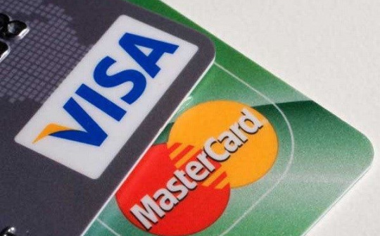 Visa và Mastercard đề xuất giảm phí cà thẻ khi thanh toán ở EU