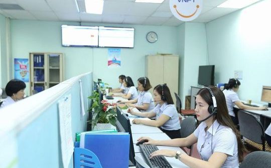 Tổng đài Khuyến nông 18001195 tăng cường ứng trực cùng người dân vượt bão số 9