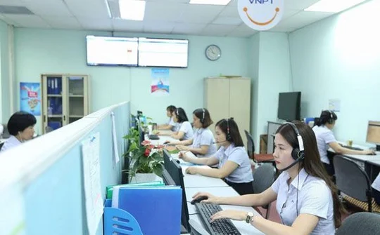 Tổng đài Khuyến nông 18001195 tăng cường ứng trực cùng người dân vượt bão số 9
