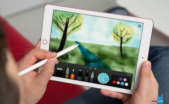 Apple Pencil của iPad Pro 2018 không thể sạc bằng chuẩn Qi