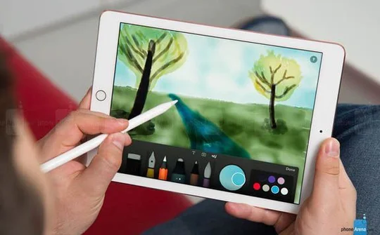 Apple Pencil của iPad Pro 2018 không thể sạc bằng chuẩn Qi