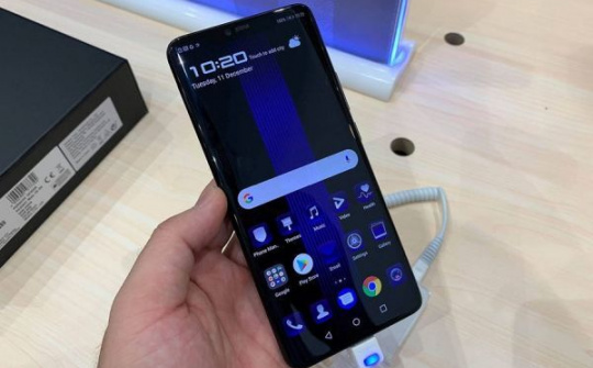 Huawei Mate 20 RS Porsche Design lên kệ tai Việt Nam, giá 43,99 triệu đồng